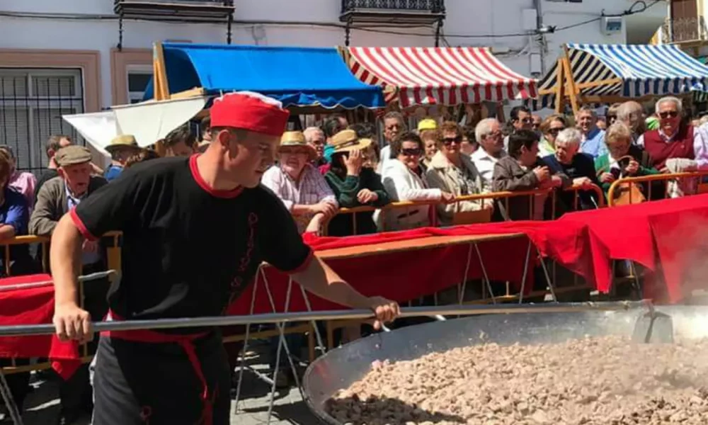 Procavi dona la carne de pavo para la macro barbacoa en Cañete la Real