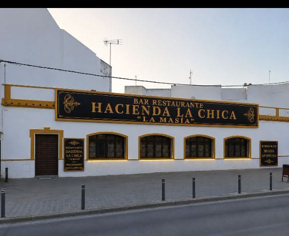 Fachada de Hacienda La Chica en Travesía San Ignacio, Marchena