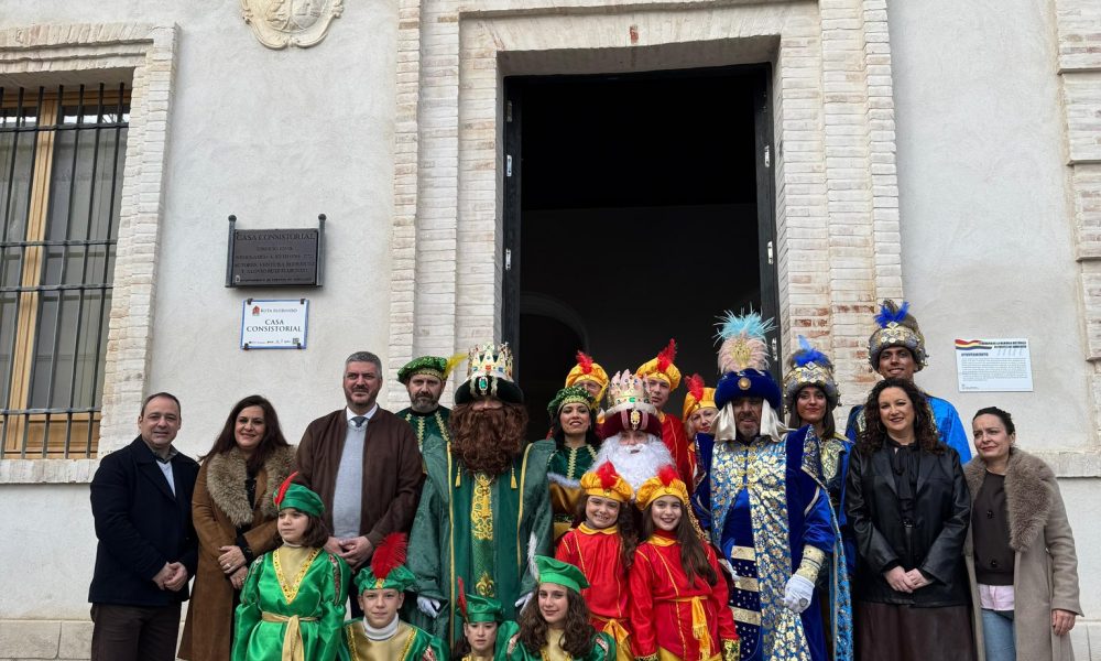 Sus Majestades los Reyes Magos de Oriente llegan a Fuentes de Andalucía ...