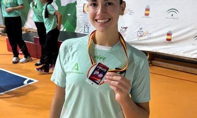 Marta Rodríguez Paque con su medalla de bronce en el Campeonato Internacional de Karate de Palma del Río