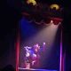Escena de «Es-Puto Cabaret» de El Espejo Negro en el Auditorio Pepe Marchena