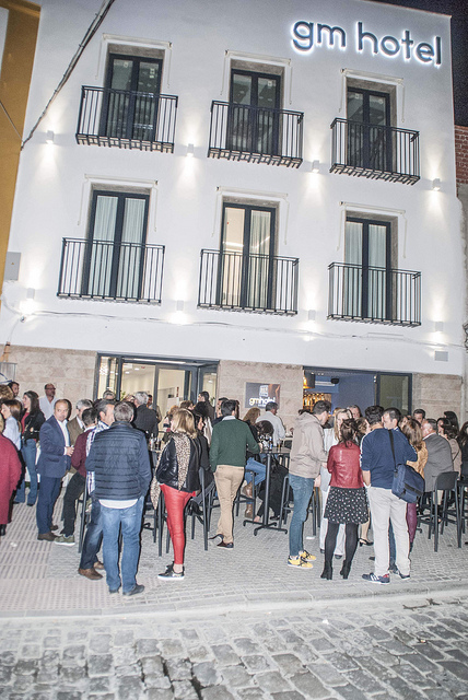 Fachada del Hotel GM de Marchena durante su inauguración. Foto de archivo de Marchena Secreta