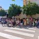 Familias y escolares a las puertas de un colegio de Marchena en la vuelta al cole del 10 de septiembre de 2026
