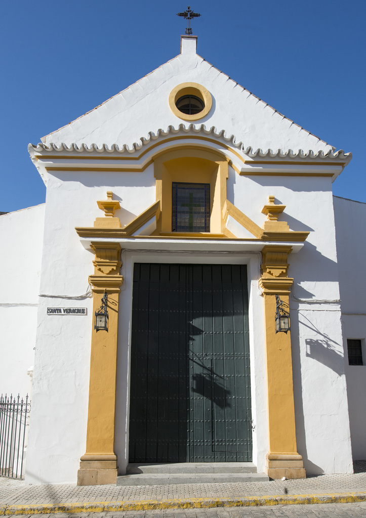 Portada de la capilla de la Vera Cruz de Marchena, resto del antiguo convento de San Francisco fundado por Diego Núñez de Prado y Juana Blázquez