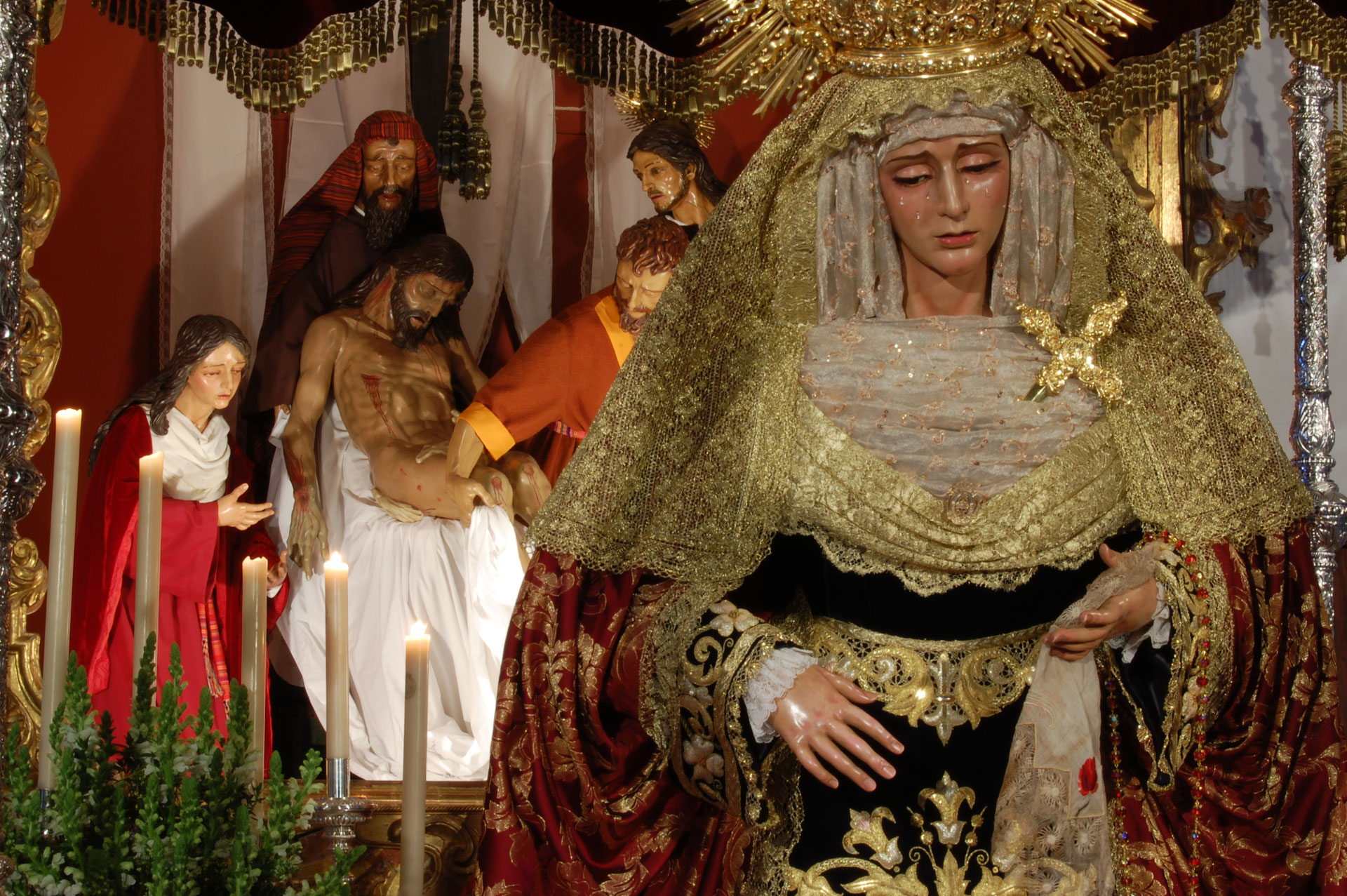Imagen de la Hermandad del Santo Entierro de Paradas, fotografía de archivo del Consejo de Hermandades