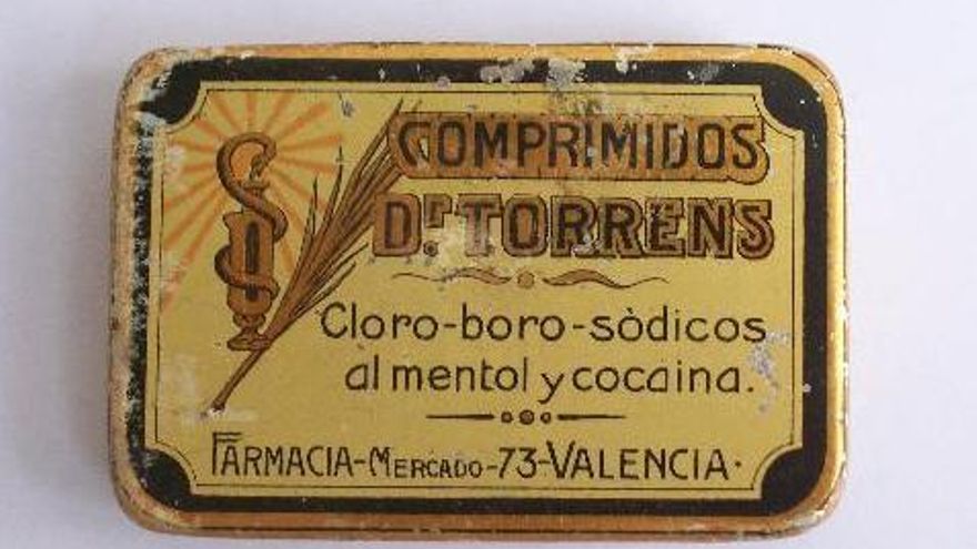 Envase histórico de comprimidos farmacéuticos de mentol y cocaína